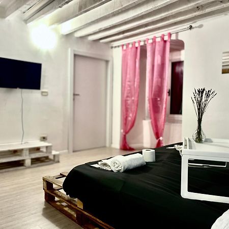 Genova Centro Affittacamere- Bagno In Comune Zewnętrze zdjęcie
