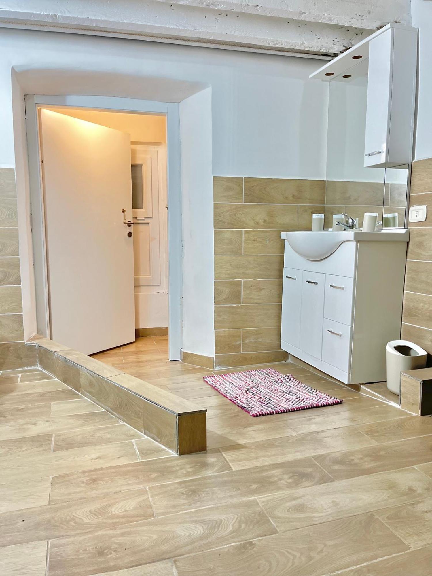 Genova Centro Affittacamere- Bagno In Comune Zewnętrze zdjęcie