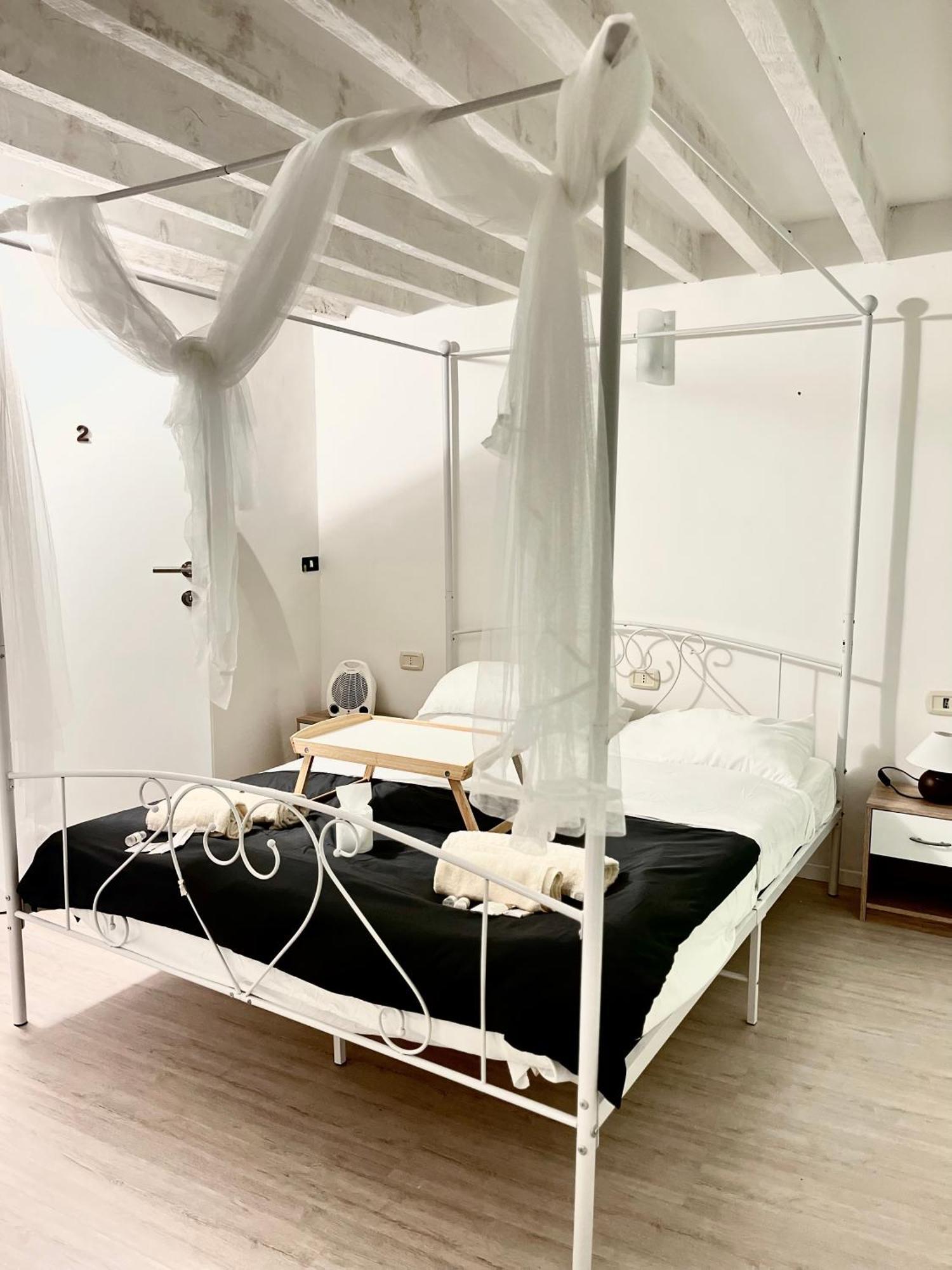 Genova Centro Affittacamere- Bagno In Comune Zewnętrze zdjęcie