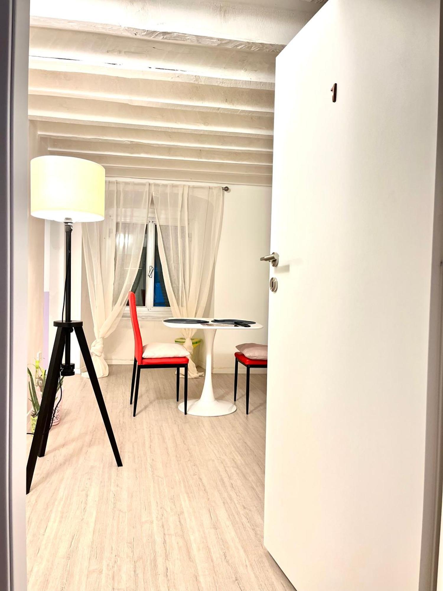 Genova Centro Affittacamere- Bagno In Comune Zewnętrze zdjęcie